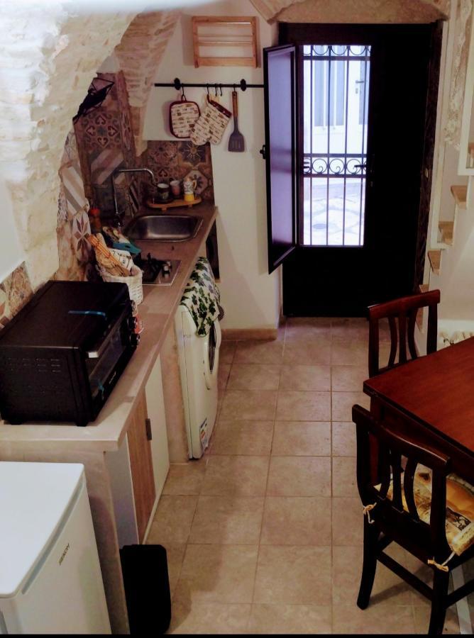 Al Bianco Nido White Stone Apt In Martina Franca Exterior photo