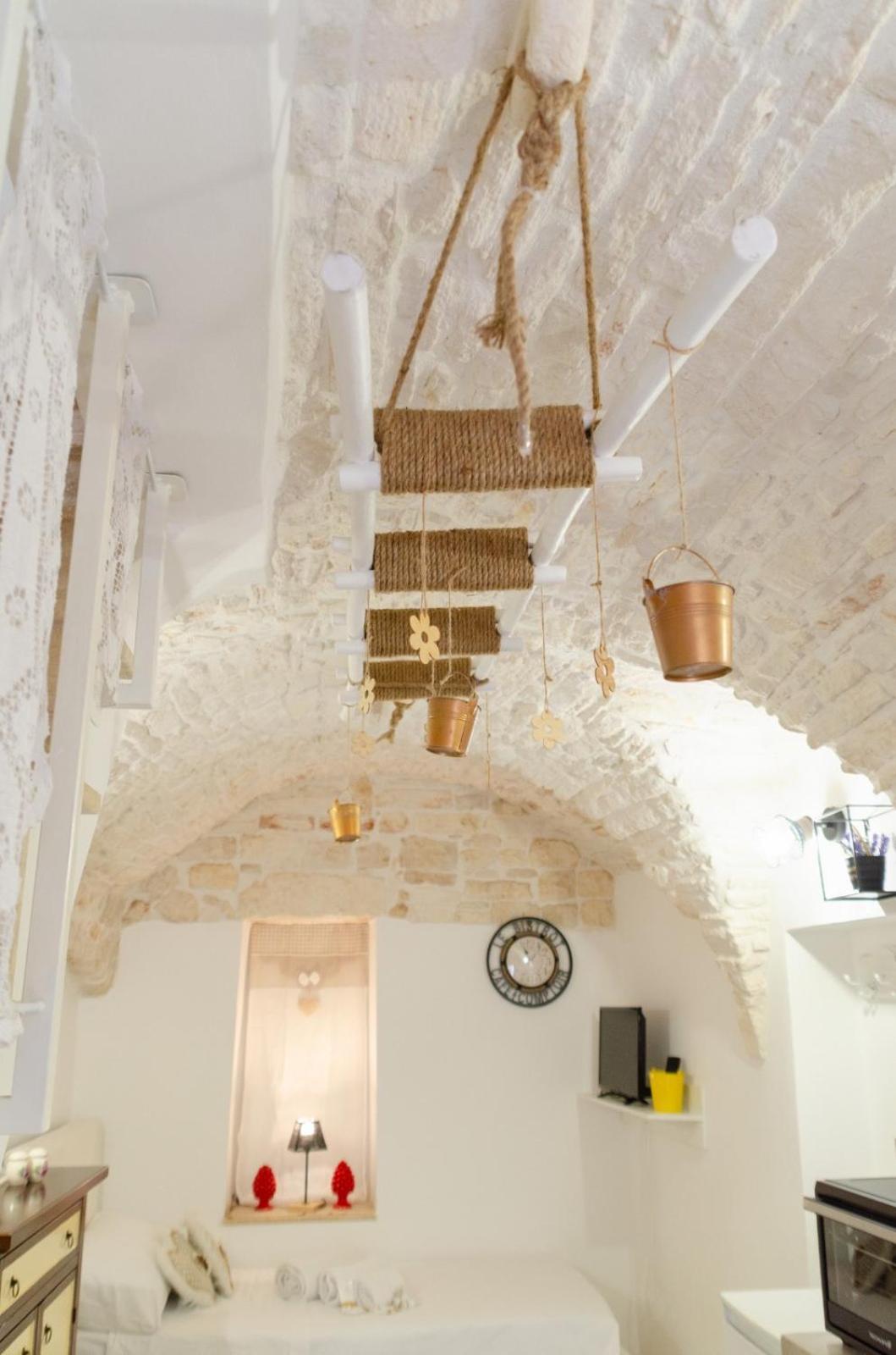 Al Bianco Nido White Stone Apt In Martina Franca Exterior photo
